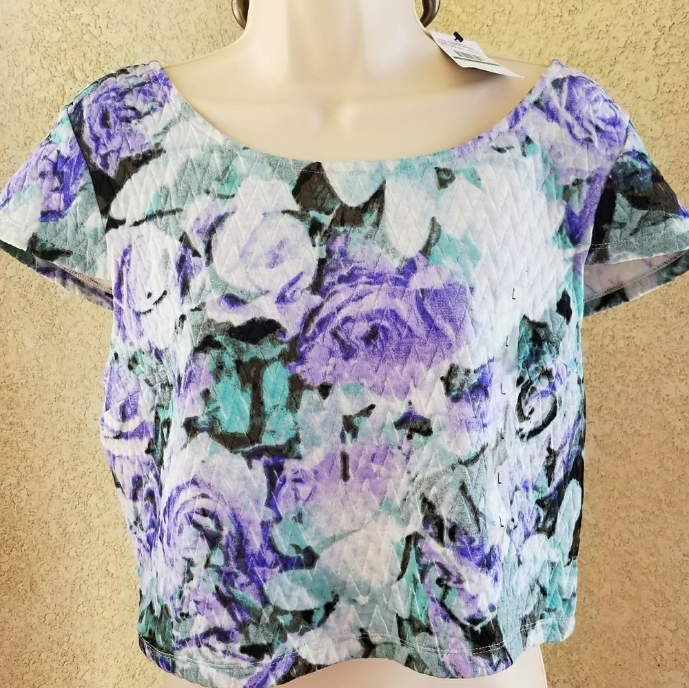 NWT Jessica Simpson short sleeve floral crop top